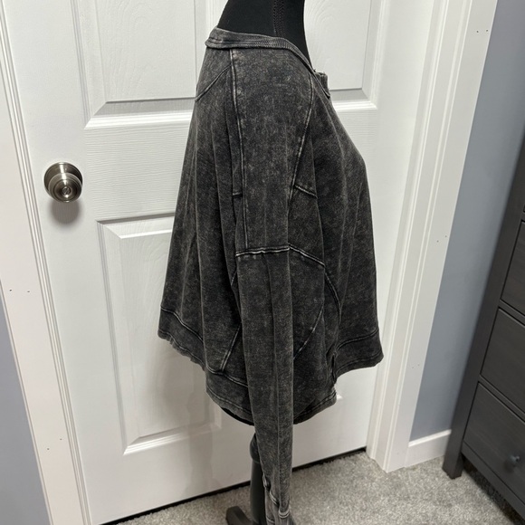 Zenana Crewneck - Picture 2 of 5